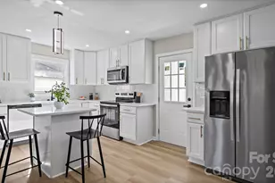 708 Aintree Rd, Charlotte, NC 28215 - Photo 5