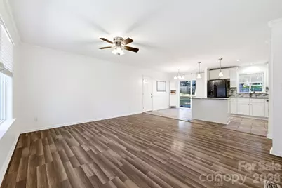 6901 Rollingridge Drive, Charlotte, NC 28211 - Photo 3