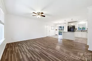 6901 Rollingridge Dr, Charlotte, NC 28211 - Photo 3