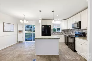 6901 Rollingridge Dr, Charlotte, NC 28211 - Photo 7