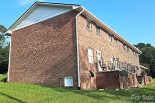 1906 Old Spartanburg Rd, Hendersonville, NC 28792 - Photo 3