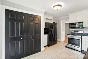 332 Seneca Pl, Charlotte, NC 28210 - Photo 13