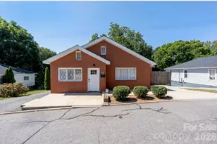 387 Woodlawn St, Cramerton, NC 28032 - Photo 1