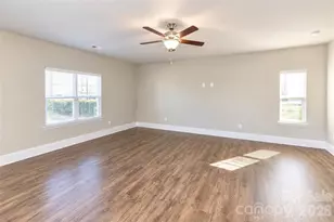 5321 Bella Rose Ct, Charlotte, NC 28216 - Photo 7