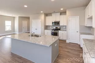 5321 Bella Rose Ct, Charlotte, NC 28216 - Photo 13