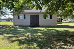133 Kings Dr, Forest City, NC 28043 - Photo 3