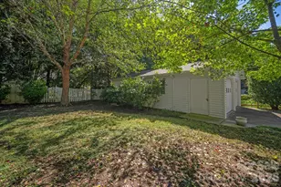 2400 Turnberry Ln, Charlotte, NC 28210 - Photo 19