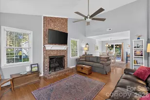 2400 Turnberry Ln, Charlotte, NC 28210 - Photo 3