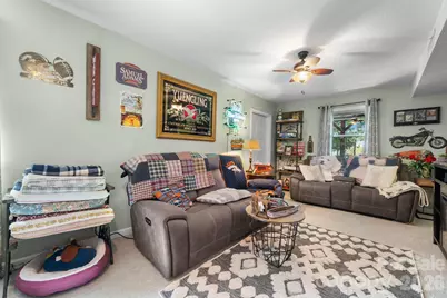 291 N Hughes Boulevard, Hickory, NC 28601 - Photo 19