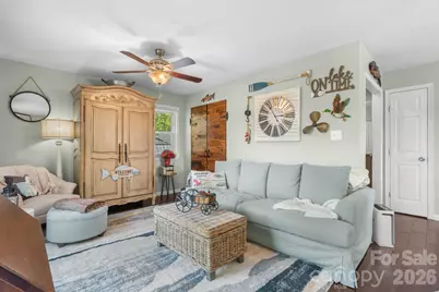 291 N Hughes Boulevard, Hickory, NC 28601 - Photo 13