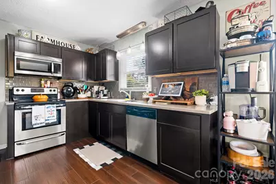 291 N Hughes Boulevard, Hickory, NC 28601 - Photo 7