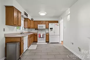 7425 Riding Trail Rd, Charlotte, NC 28212 - Photo 13
