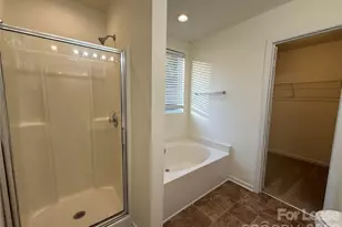 6734 Chieftain Dr, Charlotte, NC 28216 - Photo 15