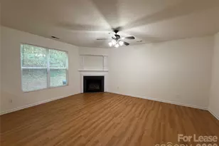 6734 Chieftain Dr, Charlotte, NC 28216 - Photo 7
