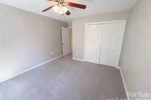 5609 Fairvista Dr, Charlotte, NC 28269 - Photo 17