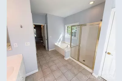 5609 Fairvista Drive, Charlotte, NC 28269 - Photo 15