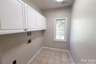 5609 Fairvista Dr, Charlotte, NC 28269 - Photo 25