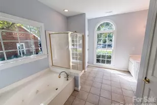 5609 Fairvista Dr, Charlotte, NC 28269 - Photo 13