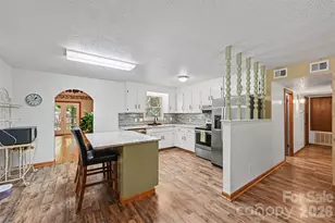3917 Lake Rd, Charlotte, NC 28269 - Photo 5