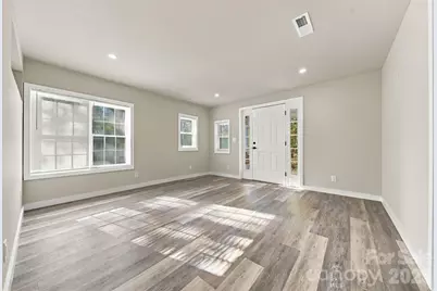 111 Hickory Street SW, Lenoir, NC 28645 - Photo 5