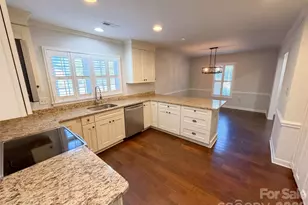 4704 Benridge Ln, Charlotte, NC 28226 - Photo 7