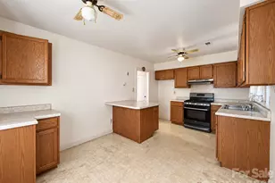 2636 Dalecrest Dr, Charlotte, NC 28269 - Photo 7