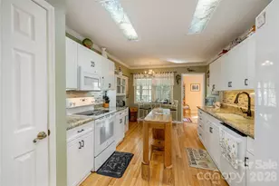 1111 Citation Cir, Hendersonville, NC 28739 - Photo 19