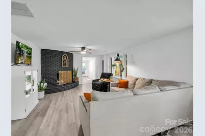 913 Dorothy Street, Hendersonville, NC 28791 - Photo 7