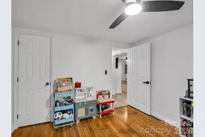 913 Dorothy Street, Hendersonville, NC 28791 - Photo 11