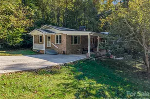 913 Dorothy St, Hendersonville, NC 28791 - Photo 1