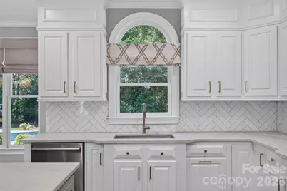 8634 Woodmere Crossing Drive, Charlotte, NC 28226 - Photo 13