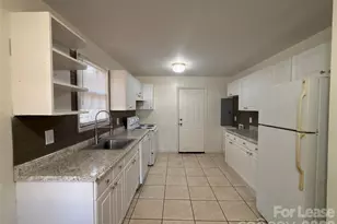 5135 Grapevine Dr, Charlotte, NC 28217 - Photo 5