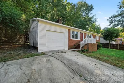 306 Hubbard Street, Lincolnton, NC 28092 - Photo 3