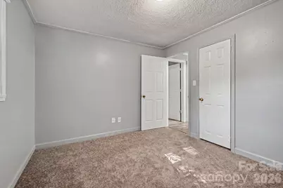 306 Hubbard Street, Lincolnton, NC 28092 - Photo 21