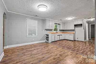 306 Hubbard Street, Lincolnton, NC 28092 - Photo 13