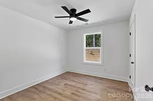 140 4 Andrews Dr, Harmony, NC 28634 - Photo 17