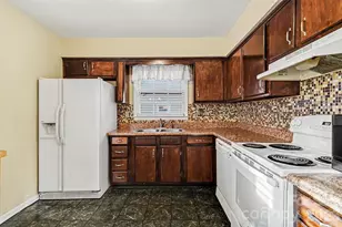 4701 Farm Pond Ln, Charlotte, NC 28212 - Photo 7