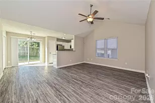 1610 Forest Stream Ct, Charlotte, NC 28213 - Photo 3