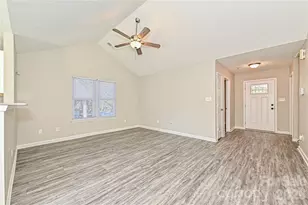 1610 Forest Stream Ct, Charlotte, NC 28213 - Photo 11