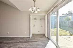 1610 Forest Stream Ct, Charlotte, NC 28213 - Photo 9
