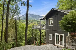 407 Crescent Moon Ln, Cashiers, NC 28717 - Photo 3