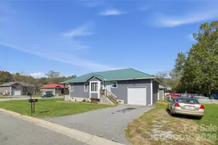 12 Janie Dr, Clyde, NC 28721 - Photo 1