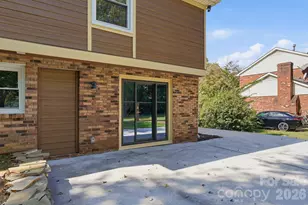 6131 Coach Hill Ln, Charlotte, NC 28212 - Photo 39