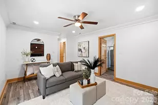 6131 Coach Hill Ln, Charlotte, NC 28212 - Photo 17