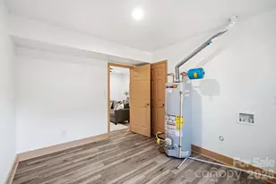 6131 Coach Hill Ln, Charlotte, NC 28212 - Photo 25