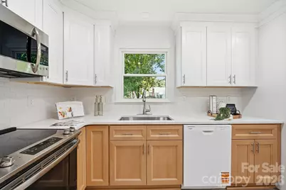 6131 Coach Hill Lane, Charlotte, NC 28212 - Photo 13