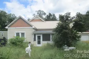 63 Goodyear St, Waynesville, NC 28786 - Photo 1