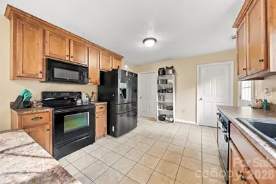 640 Diamondhead Drive, Lenoir, NC 28645 - Photo 13