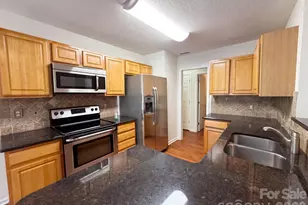 4315 Enoch Dr, Charlotte, NC 28269 - Photo 3