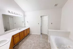4315 Enoch Dr, Charlotte, NC 28269 - Photo 11